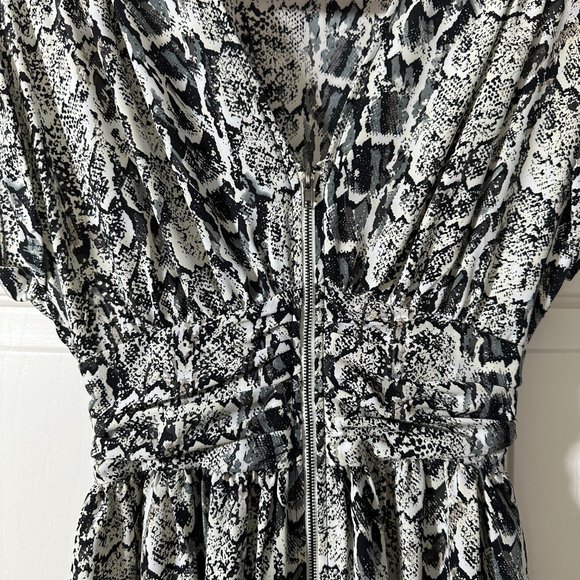 BAR III Snakeskin Print Zipper Front Cinched Waist Short Sleeve Dress Medium - Picture 4 of 16